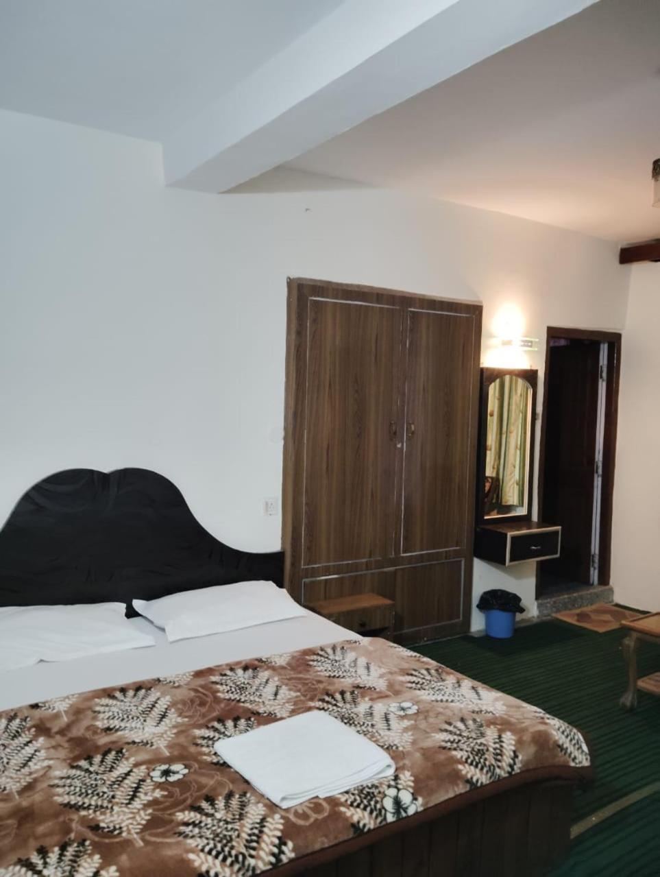 Отель New Gulmarg Manali Экстерьер фото